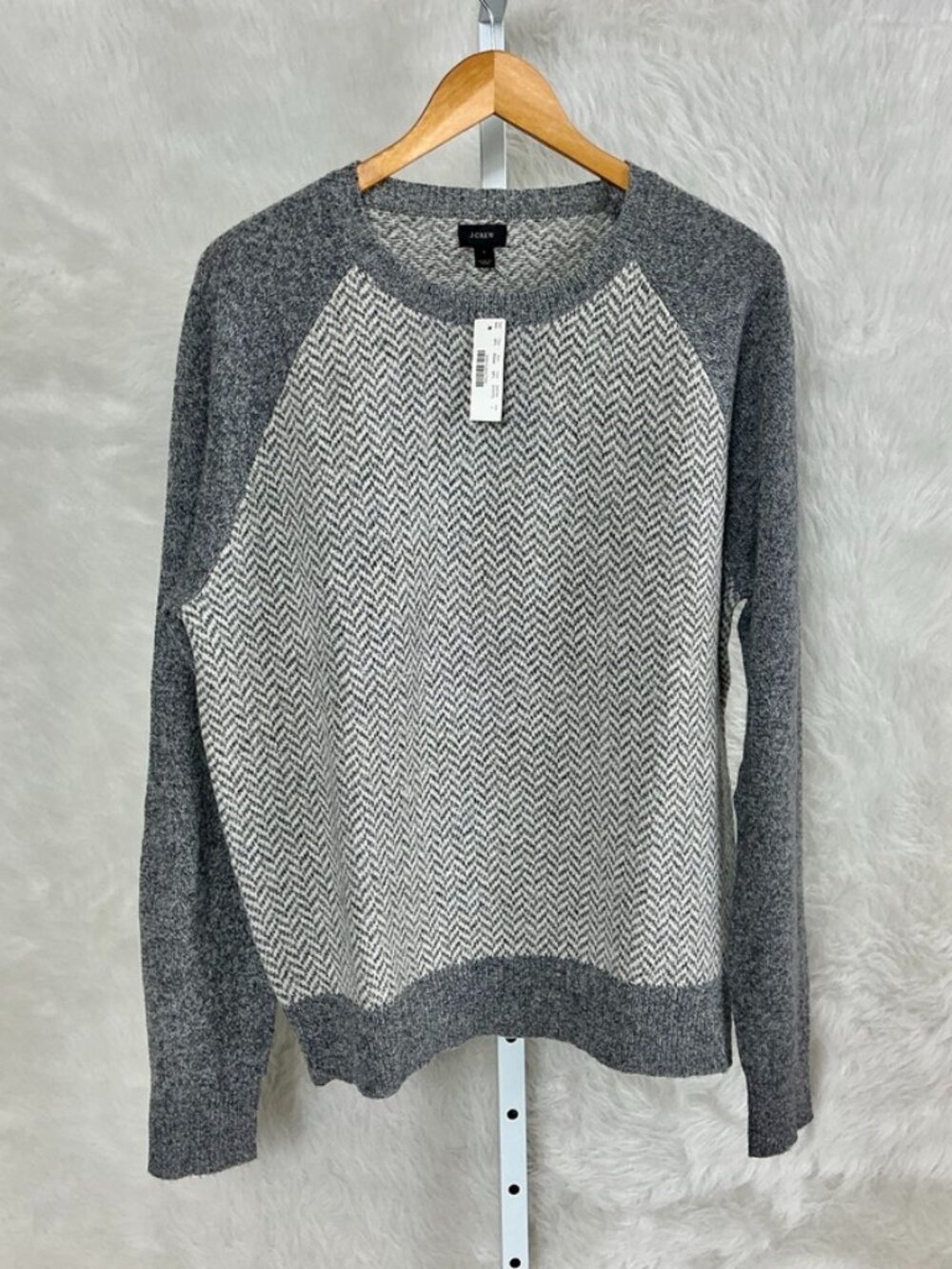 J.Crew Men's Lambs Wool Herringbone Grey Sweater B5649 Preppy Classic L